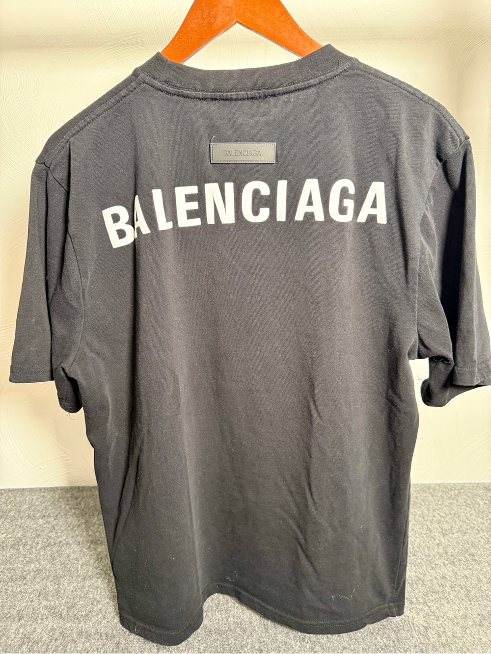 Balenciaga Black T-Shirt with White Back Logo Large - Picture 5 of 7